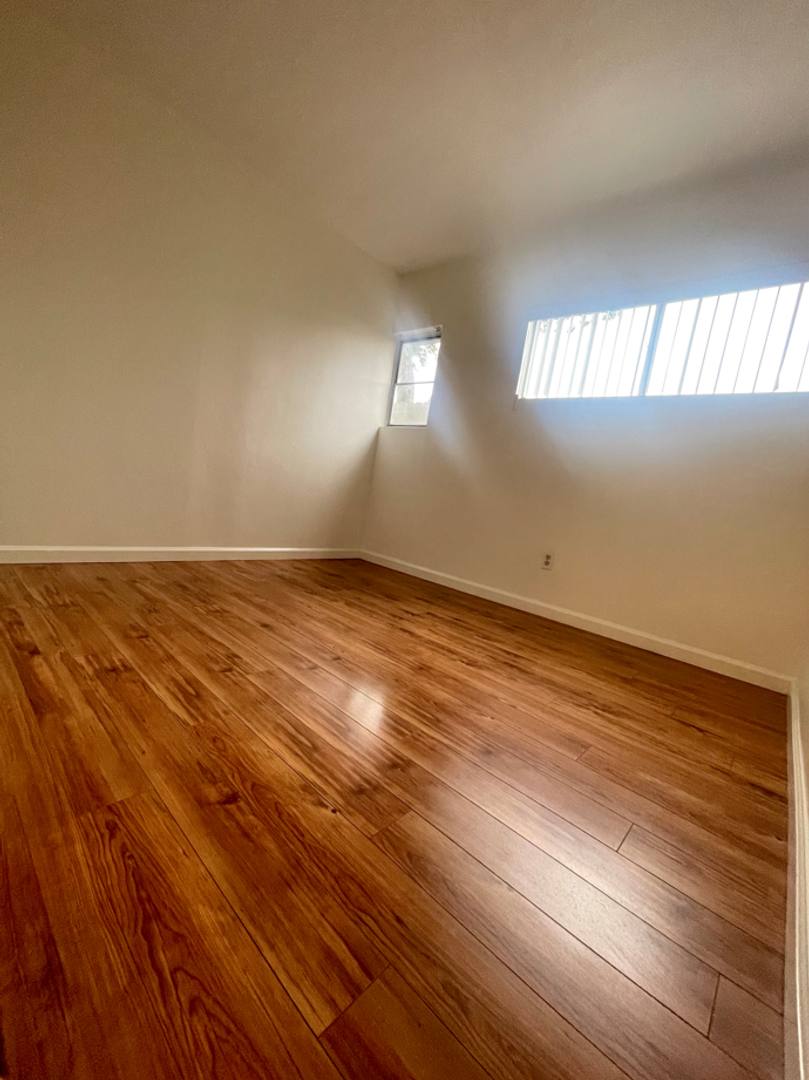 Apartment for rent at 2535 Kansas Ave, Santa Monica, CA 90404