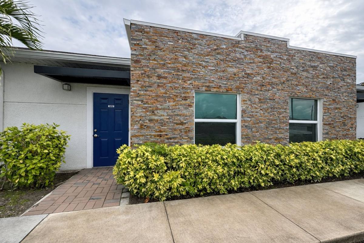 Apartment for rent at 3221-3409 SW 8th Place, Cape Coral, FL 33914