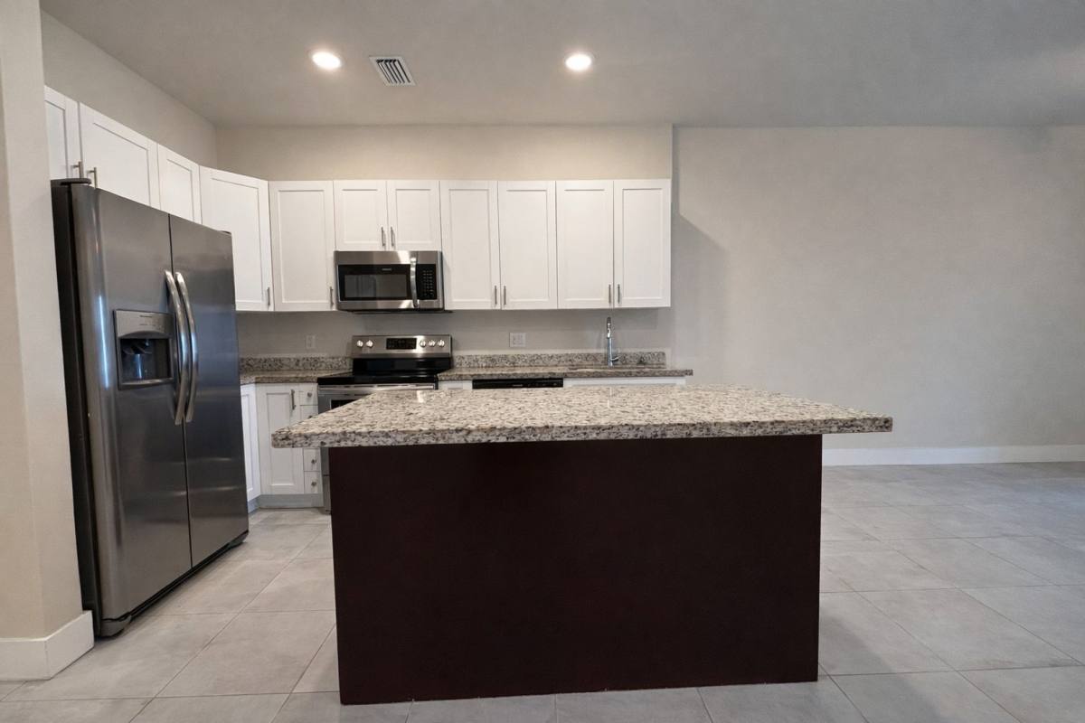 Apartment for rent at 3221-3409 SW 8th Place, Cape Coral, FL 33914