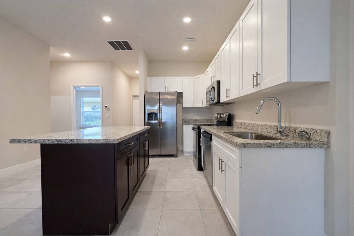 Apartment for rent at 3221-3409 SW 8th Place, Cape Coral, FL 33914