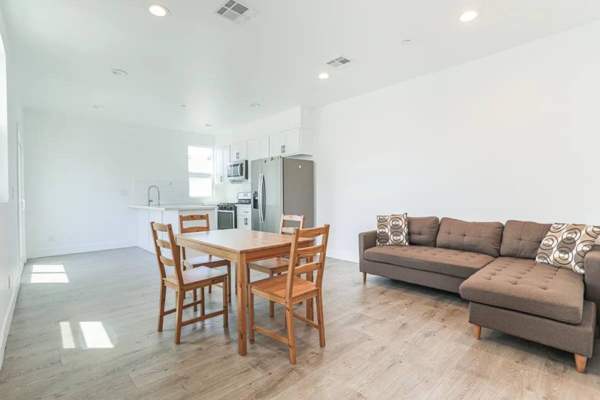 Apartment for rent at 1369 W 36th St, Los Angeles, CA 90007
