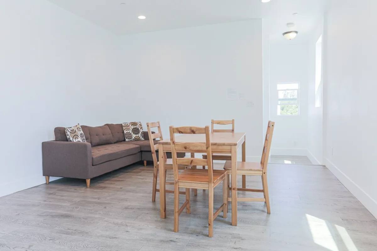 Apartment for rent at 1369 W 36th St, Los Angeles, CA 90007