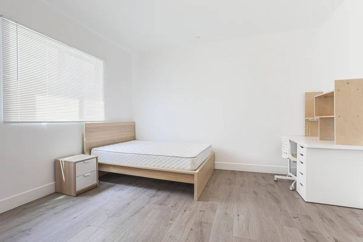 Apartment for rent at 1369 W 36th St, Los Angeles, CA 90007