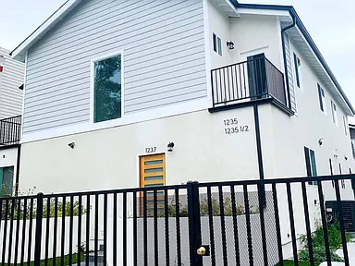Apartment for rent at 1235 W 37th Place, Los Angeles, CA 90007