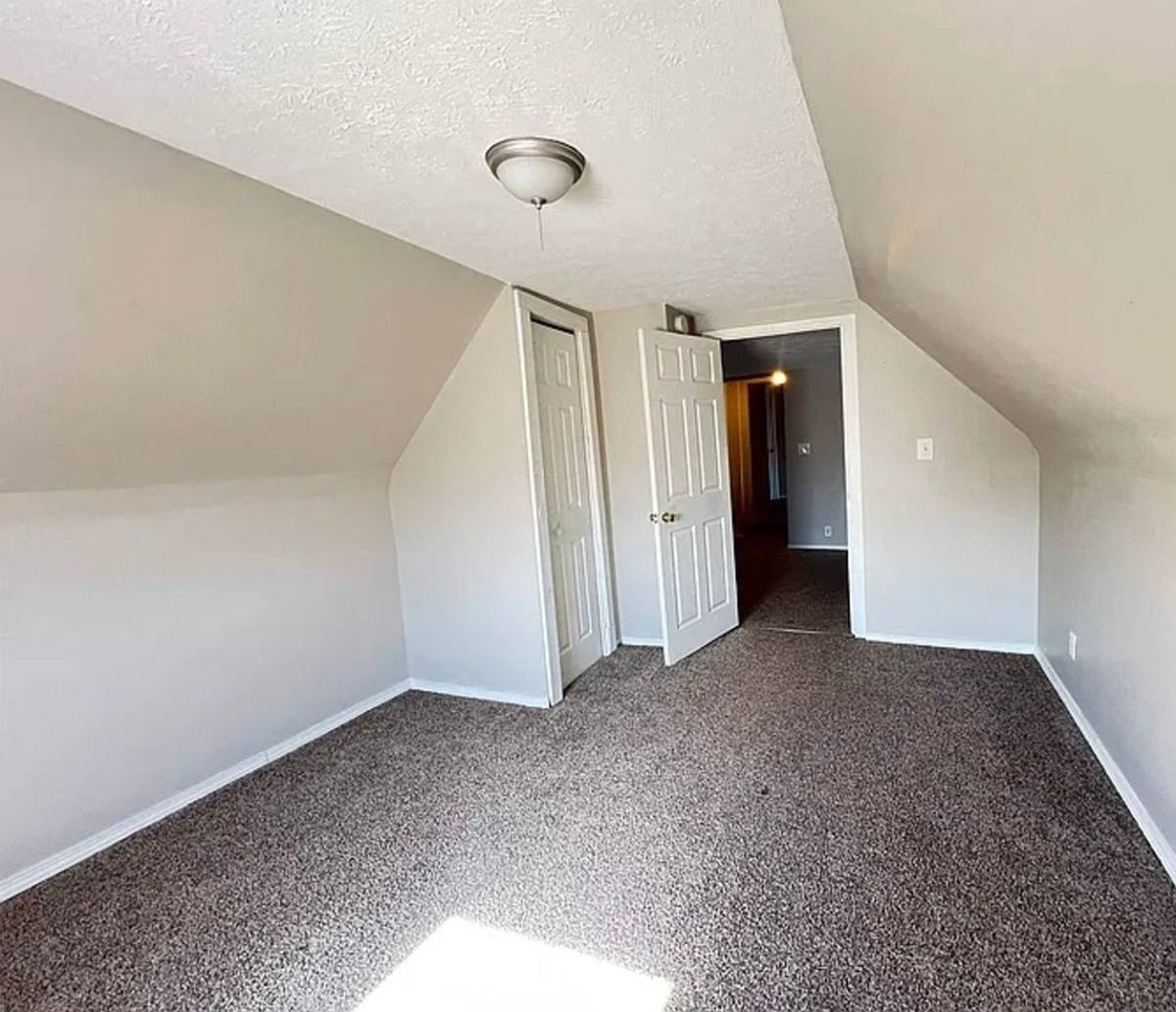 Apartment for rent at 1008 W 1st, Muncie, IN 47305