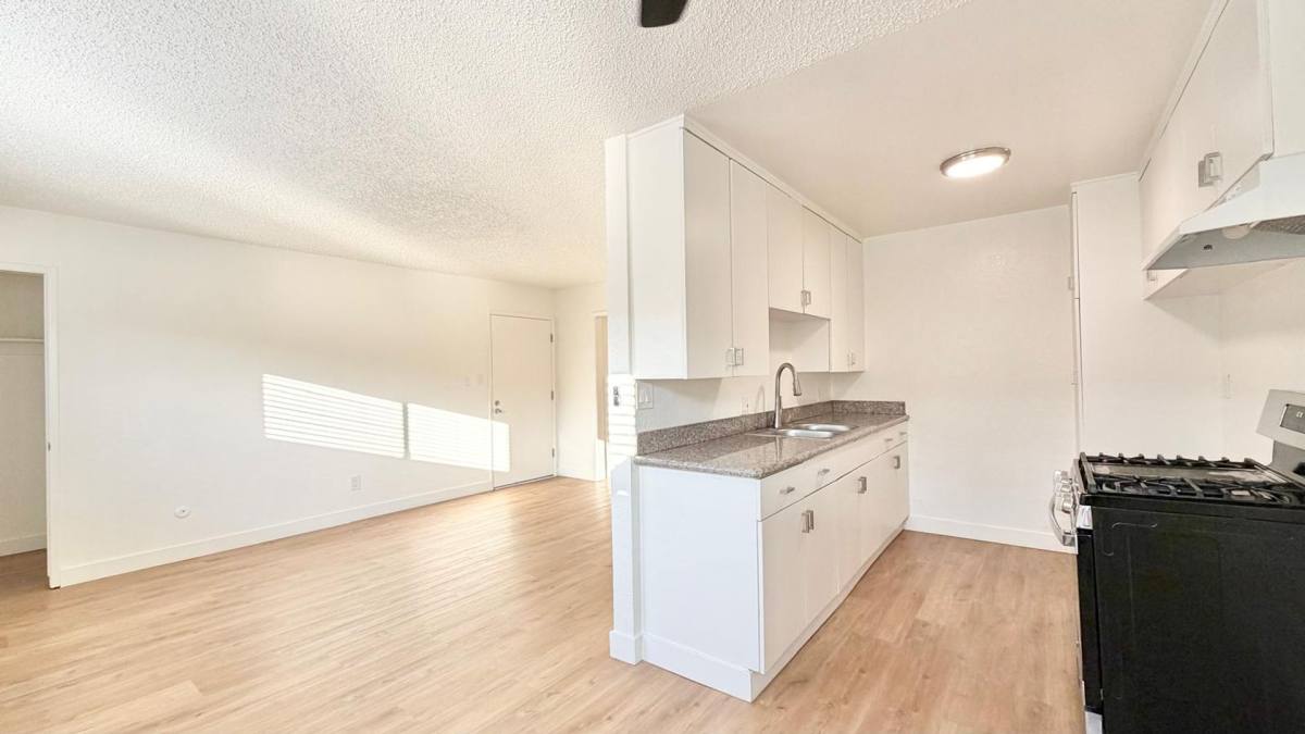 Apartment for rent at 637 W 79th, Los Angeles, CA 90044