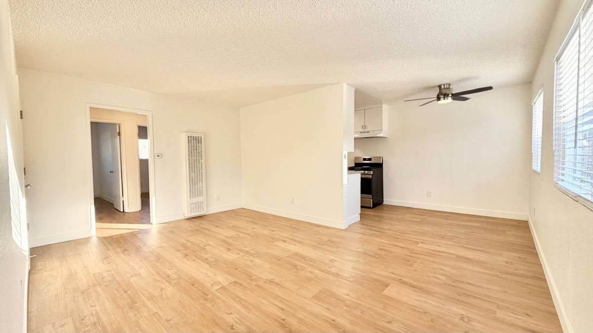 Apartment for rent at 637 W 79th, Los Angeles, CA 90044