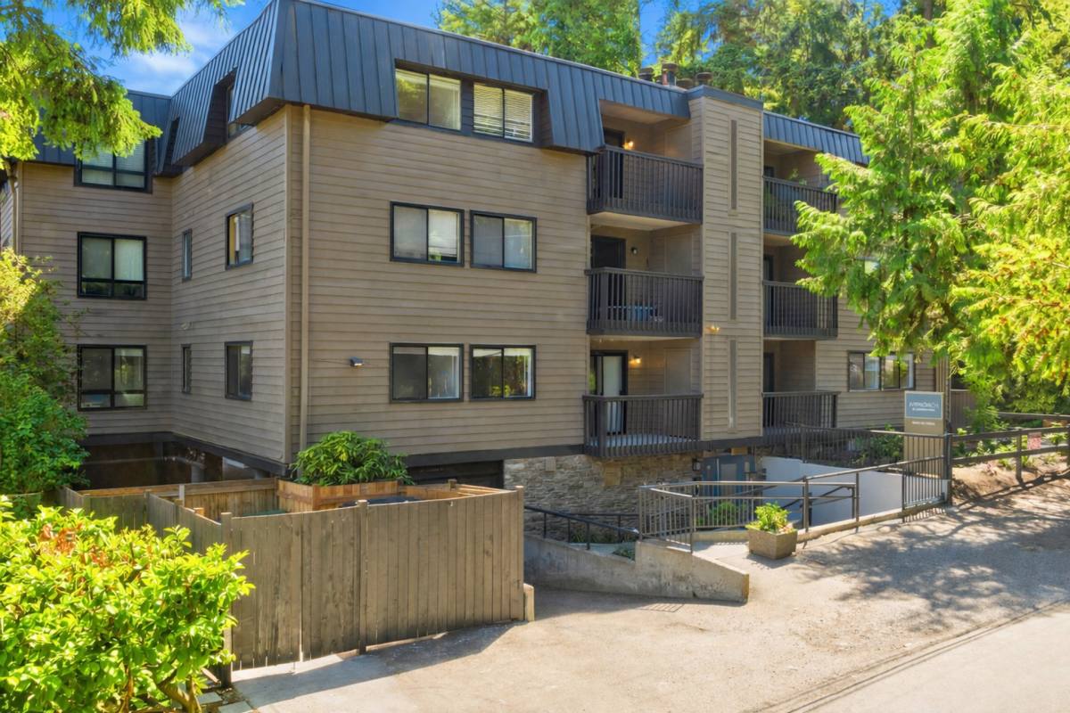 Apartment for rent at 1203 NE 135th St, Seattle, WA 98125