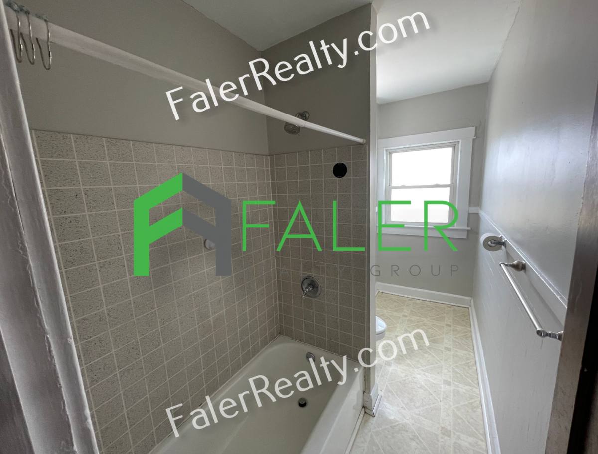 Apartment for rent at 9 Anderson St, Dayton, OH 45410