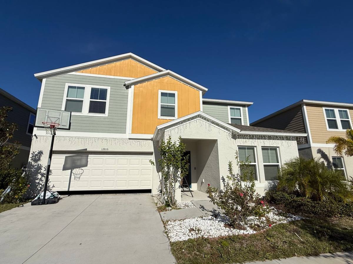 House for rent at 12806 Halter Steer Rd, Lithia, FL 33547