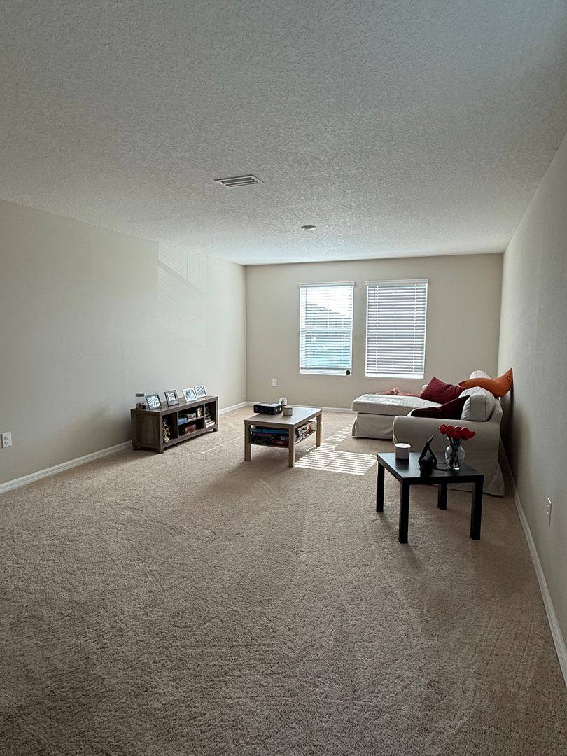House for rent at 12806 Halter Steer Rd, Lithia, FL 33547