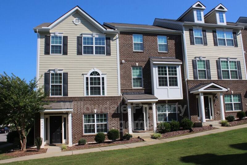 Townhouse for rent at 6043 Kentworth Dr, Holly Springs, NC 27540
