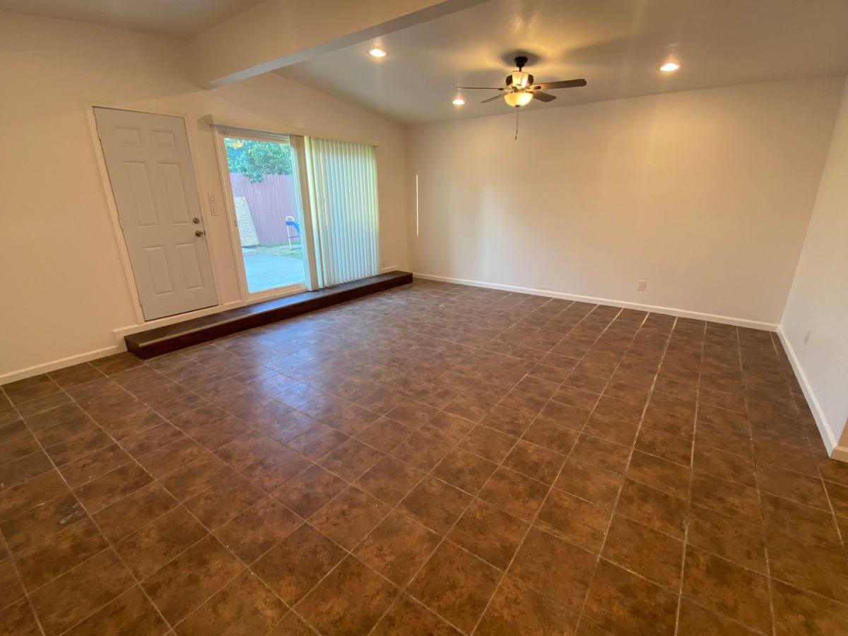 Townhouse for rent at 1382-1386 Ivory Court, El Cajon, CA 92019