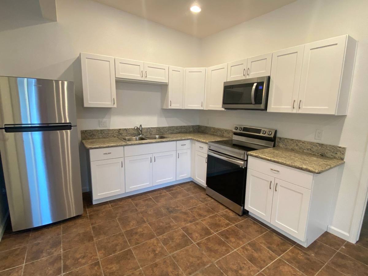 Townhouse for rent at 1382-1386 Ivory Court, El Cajon, CA 92019