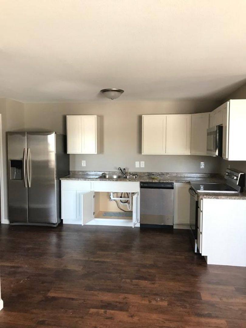 Apartment for rent at 520 3rd St NW, Pelican Rapids, MN 56572