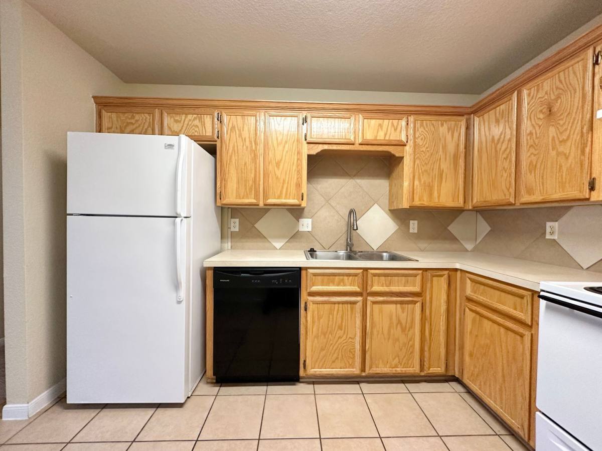 Townhouse for rent at 4300 Elms Run Circle, Killeen, TX 76542