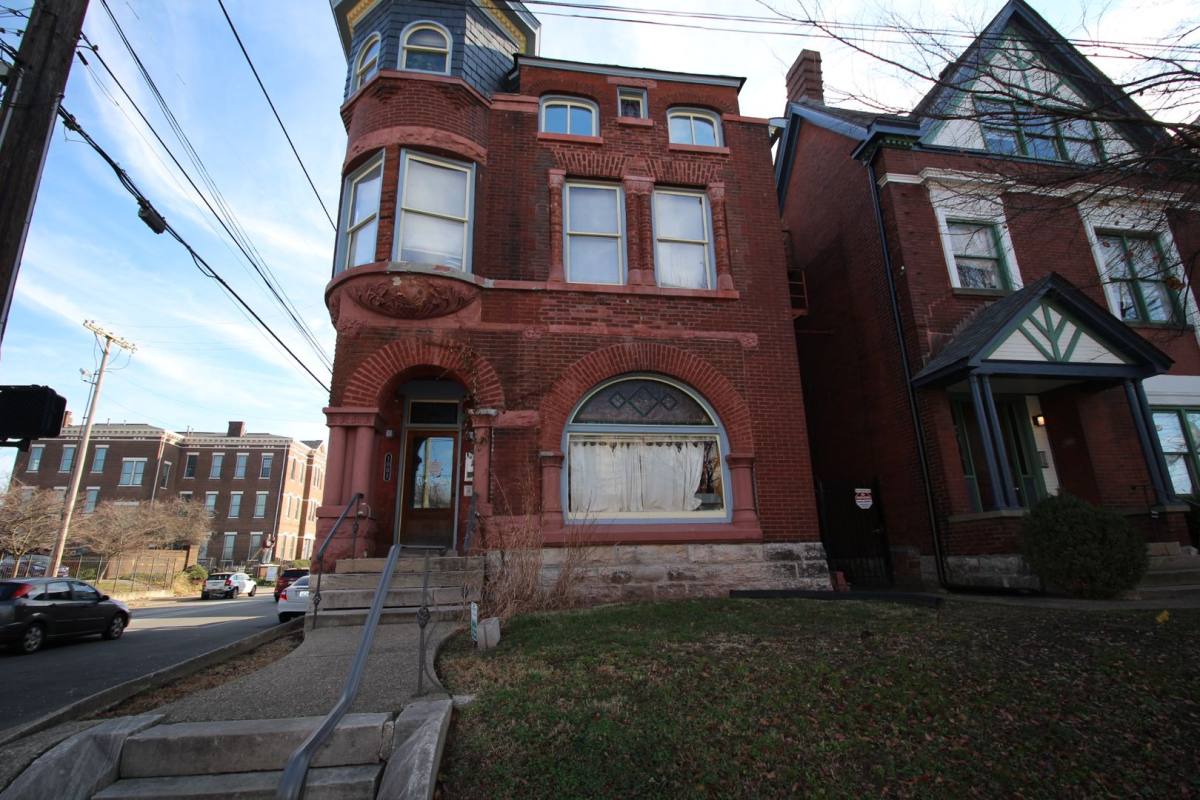 Apartment for rent at 1001 S 1st St, Louisville, KY 40203