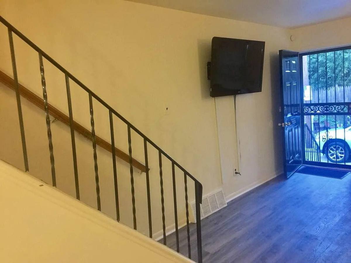 Apartment for rent at 524 N Natrona St, Philadelphia, PA 19104