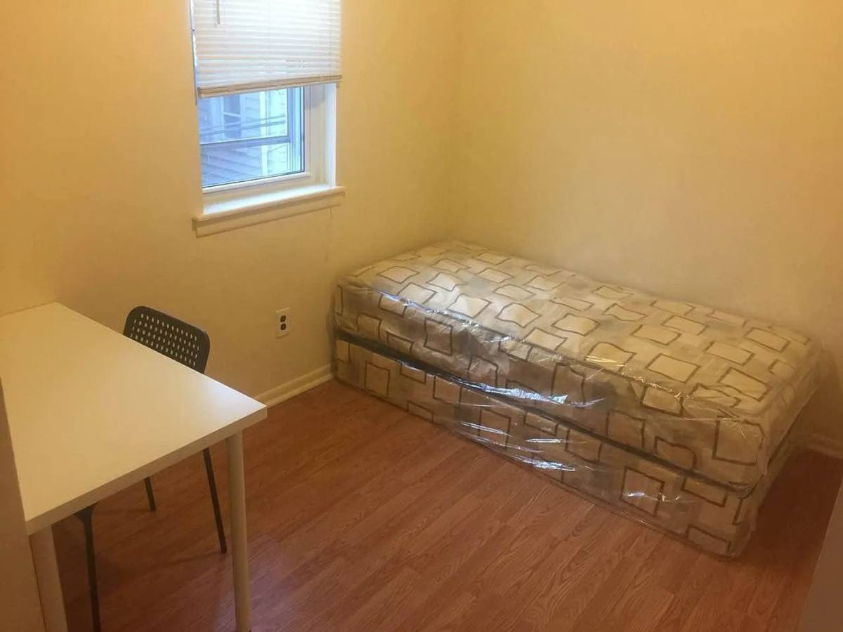 Apartment for rent at 524 N Natrona St, Philadelphia, PA 19104