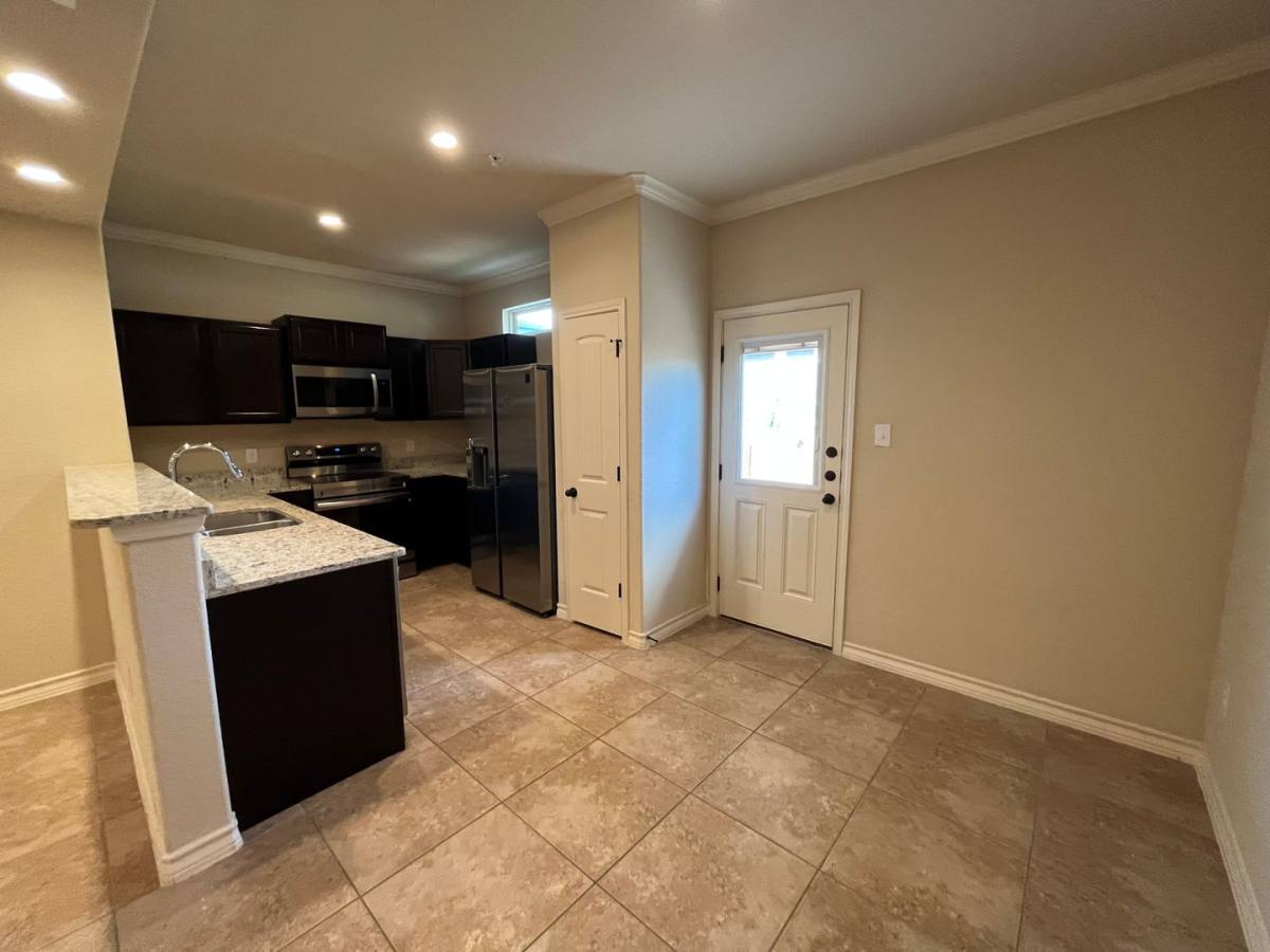 Townhouse for rent at 6427 Luglio Lane, San Antonio, TX 78233