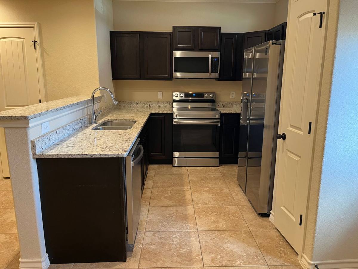 Townhouse for rent at 6427 Luglio Lane, San Antonio, TX 78233