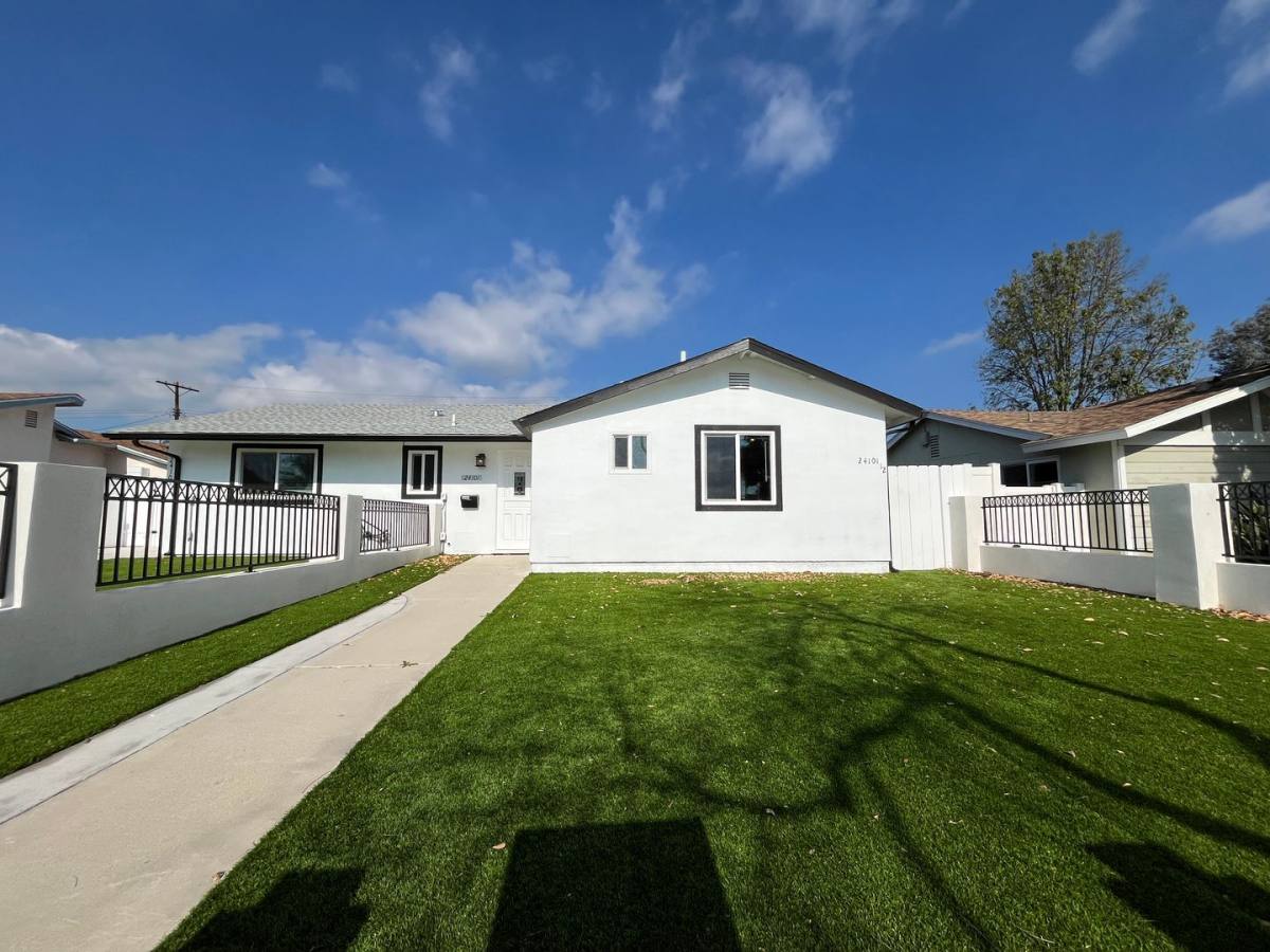 House for rent at 24101 Victory Blvd, West Hills, CA 91307