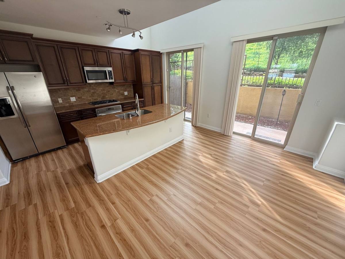 Townhouse for rent at 23130 Sherman Place, West Hills, CA 91307