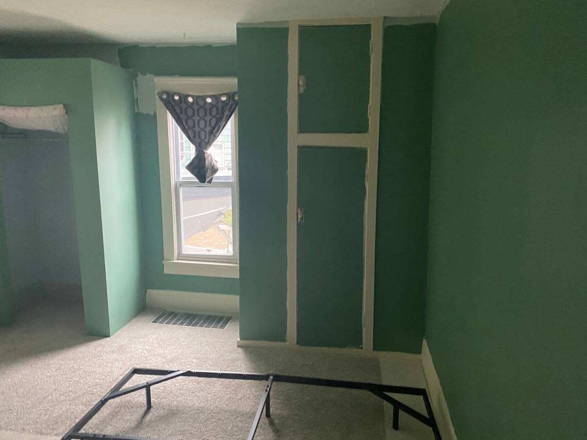 Apartment for rent at 63 Brown St NW, Barberton, OH 44203