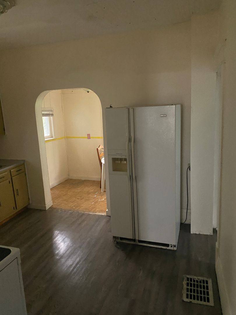 Apartment for rent at 63 Brown St NW, Barberton, OH 44203