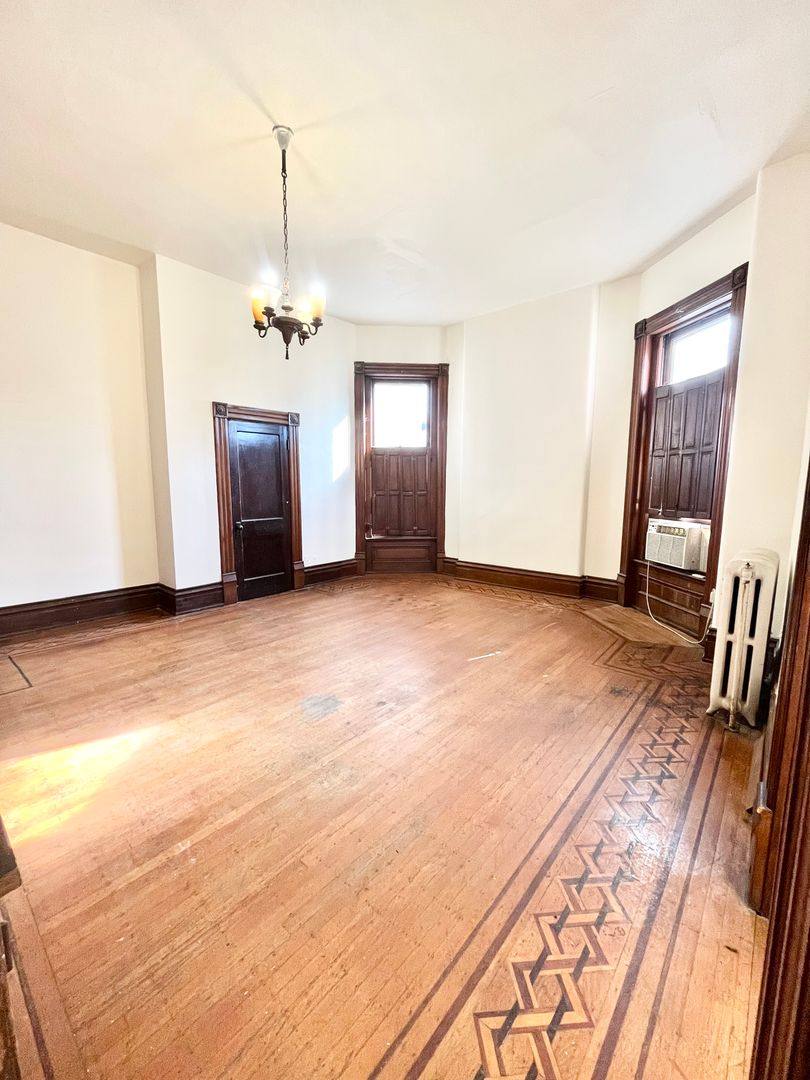 Apartment for rent at 1382 S 1st St, Louisville, KY 40208