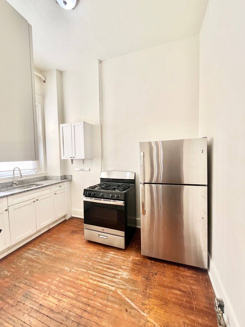 Apartment for rent at 1382 S 1st St, Louisville, KY 40208