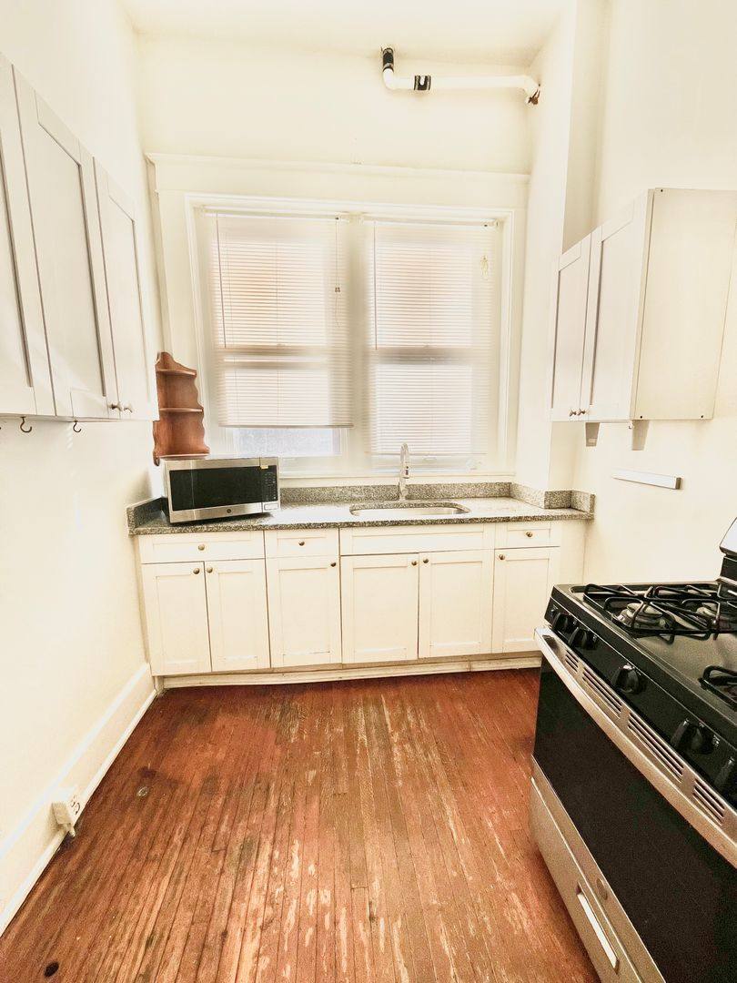 Apartment for rent at 1382 S 1st St, Louisville, KY 40208