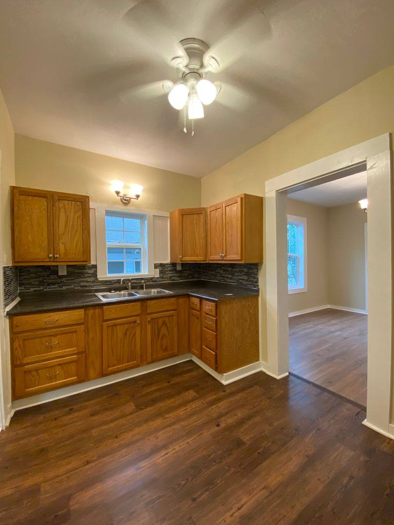 House for rent at 904 N Main St, Temple, TX 76501