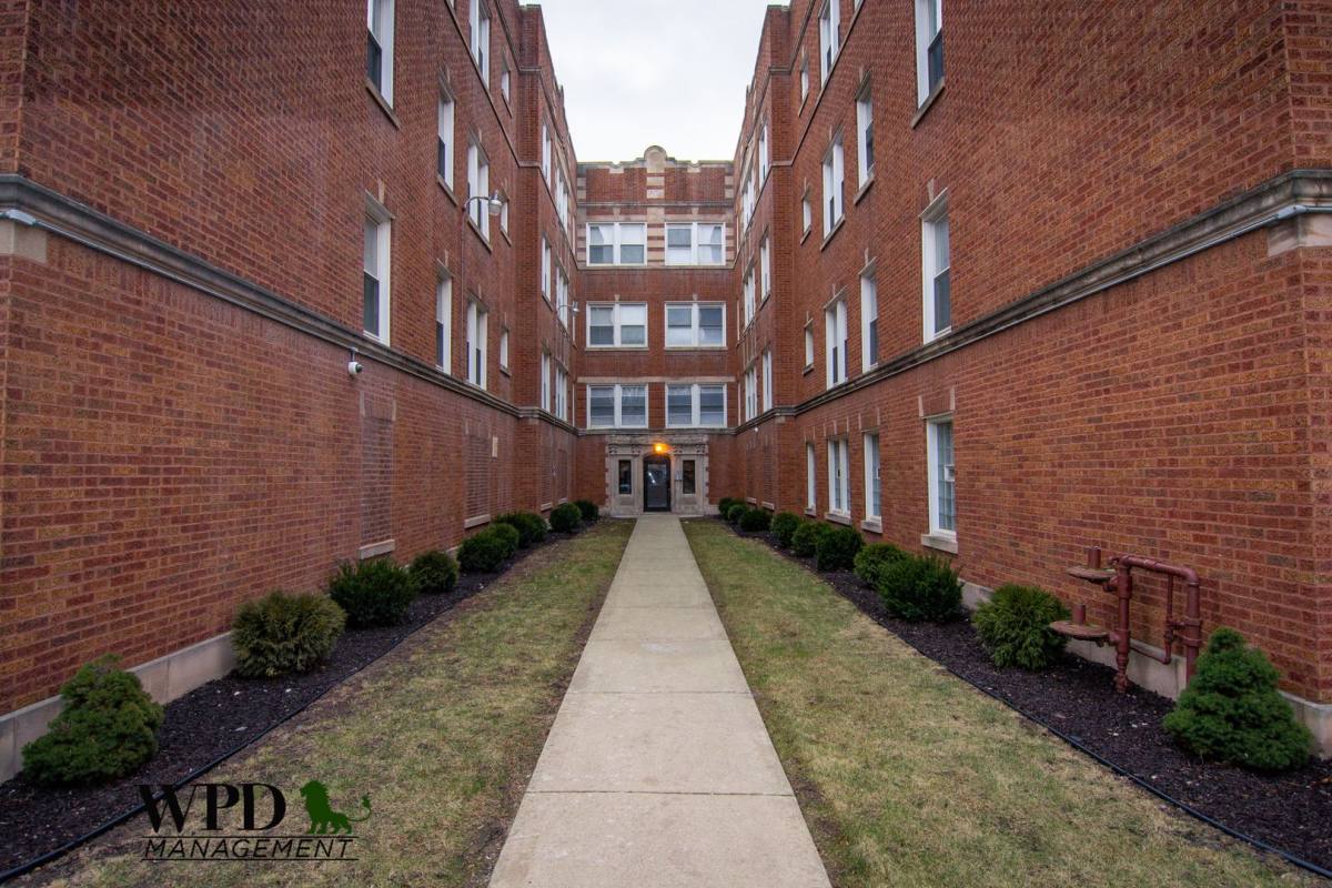 Apartment for rent at 7305 S Stewart Ave, Chicago, IL 60621