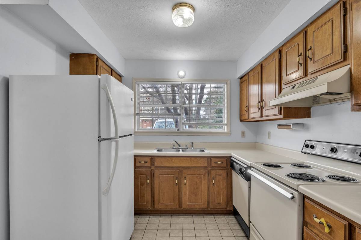 Apartment for rent at 103 Locksley Way, Starkville, MS 39759