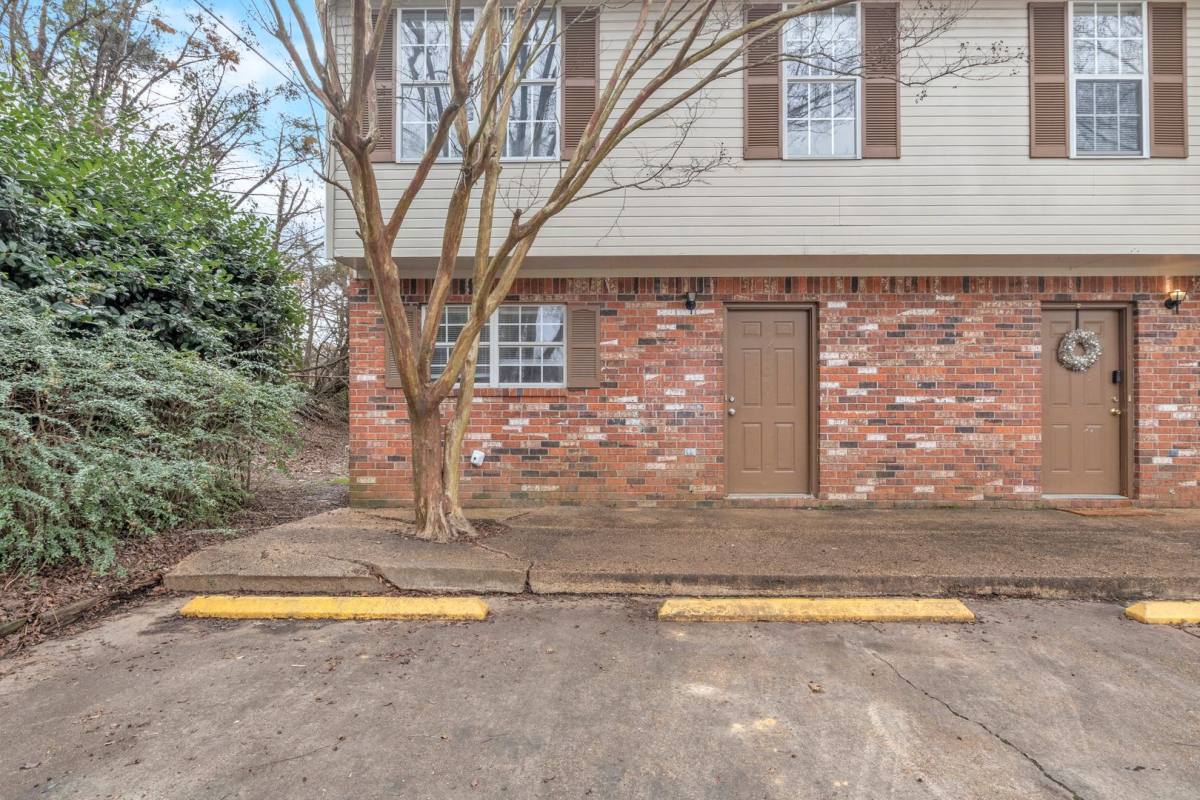 Apartment for rent at 103 Locksley Way, Starkville, MS 39759