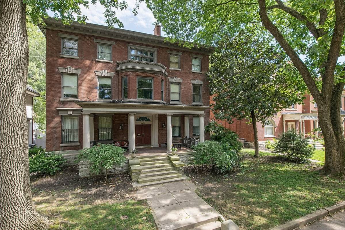 Apartment for rent at 1459 Saint James Court, Louisville, KY 40208