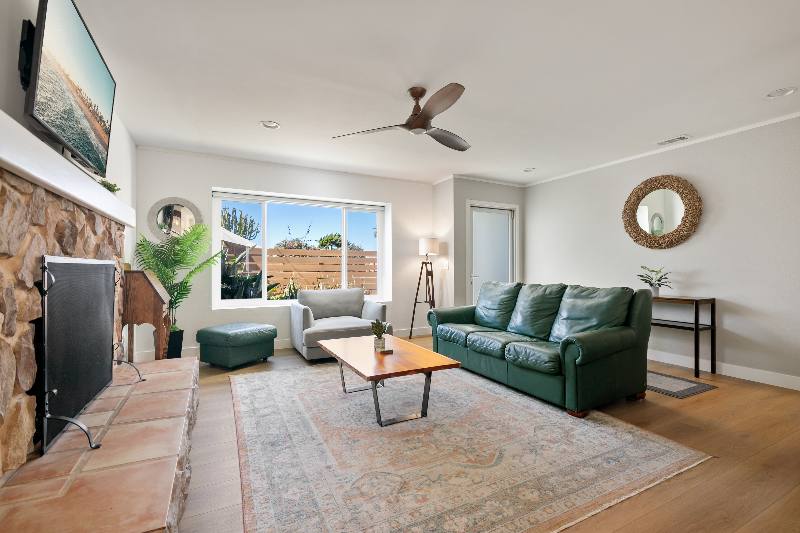 Townhouse for rent at 1123 Balour Dr, Encinitas, CA 92024
