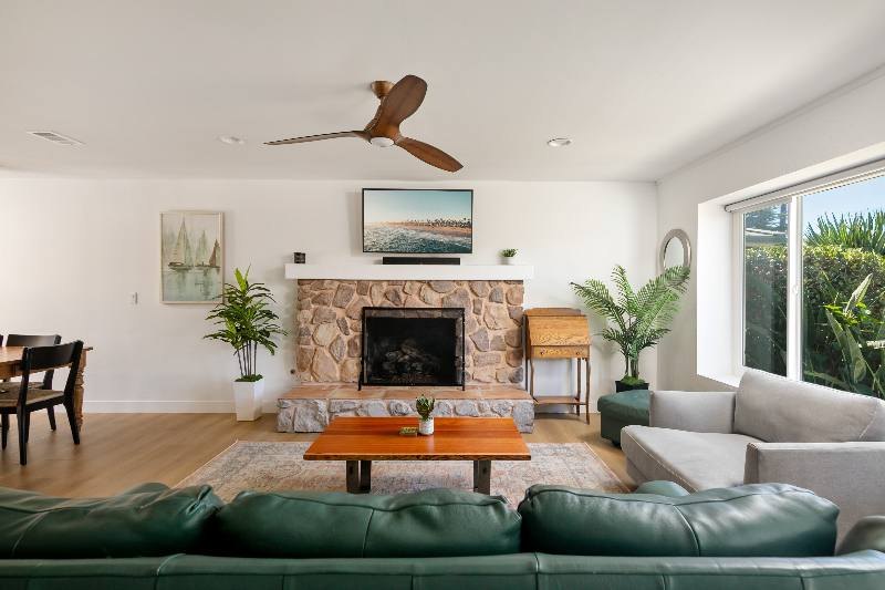 Townhouse for rent at 1123 Balour Dr, Encinitas, CA 92024