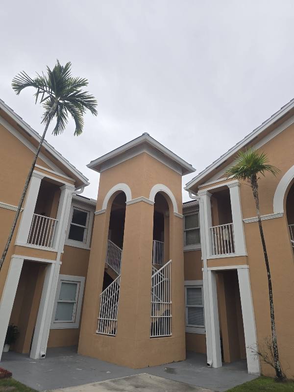 Townhouse for rent at 18520 NW 67 Ave, Hialeah, FL 33015