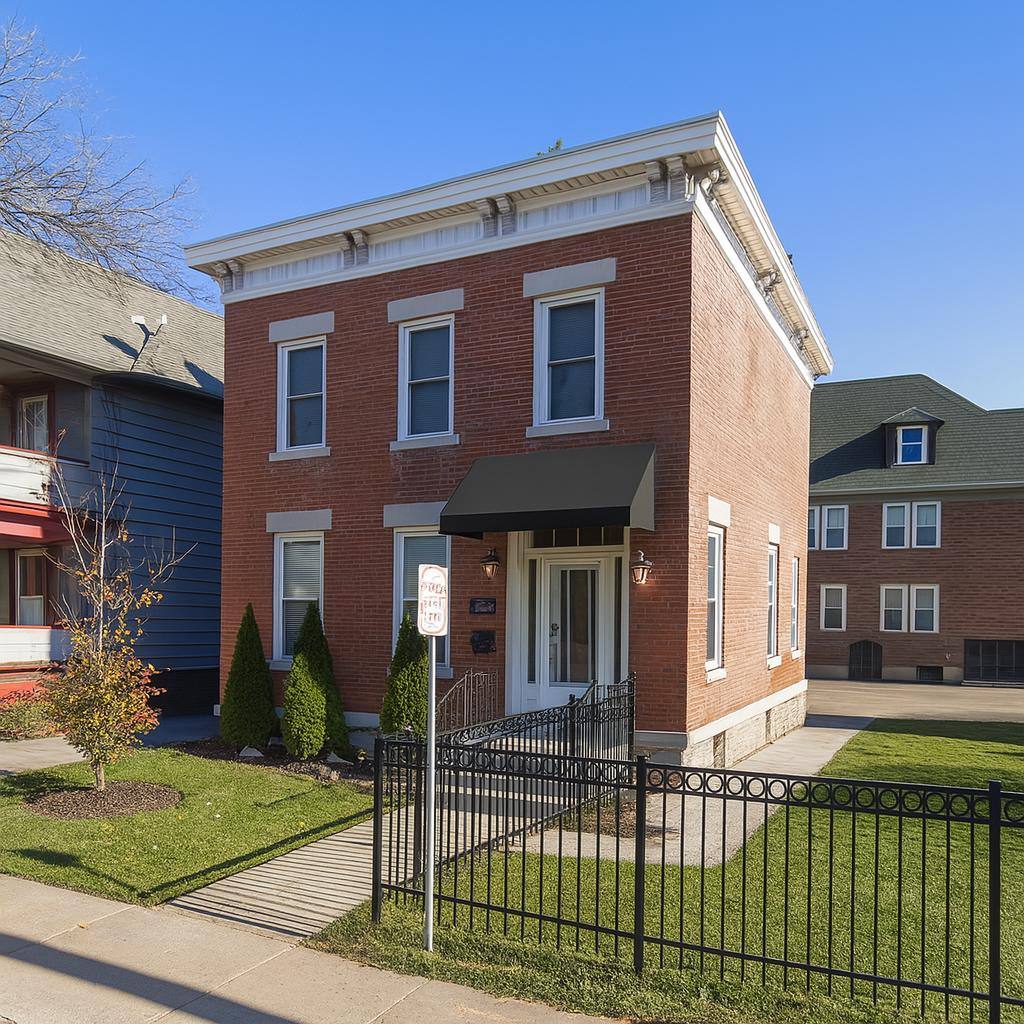 Apartment for rent at 202 N Townsend St #A, Syracuse, NY 13203