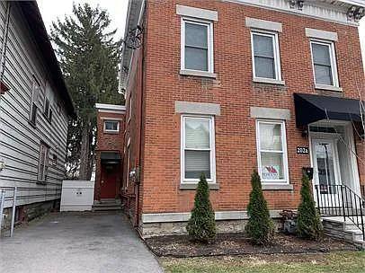 Apartment for rent at 202 N Townsend St #A, Syracuse, NY 13203