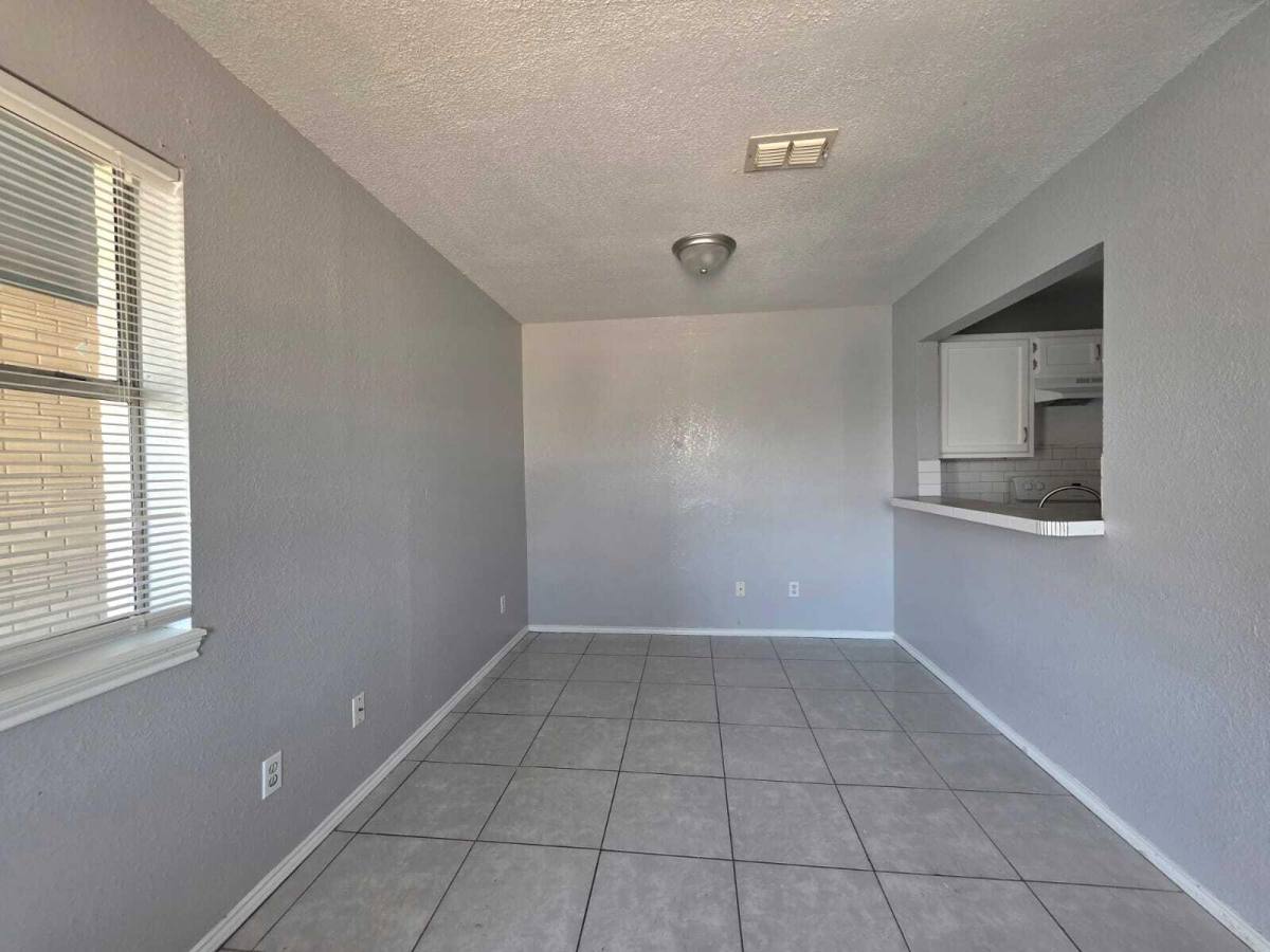 Apartment for rent at Valencia, 6300 N 11th St, McAllen, TX 78504