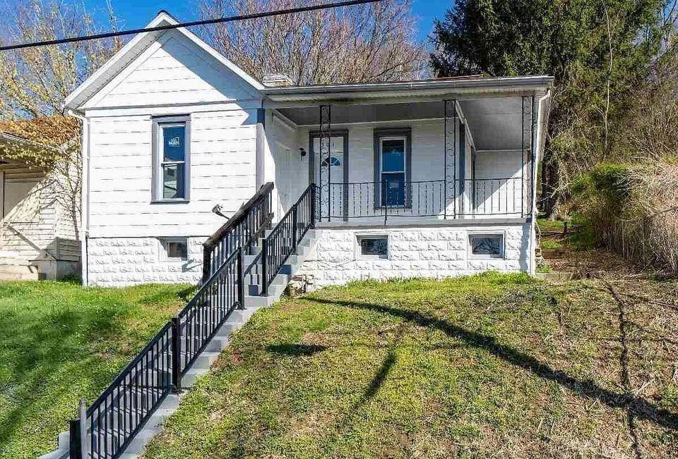 House for rent at 301 View Ave, Fairmont, WV 26554