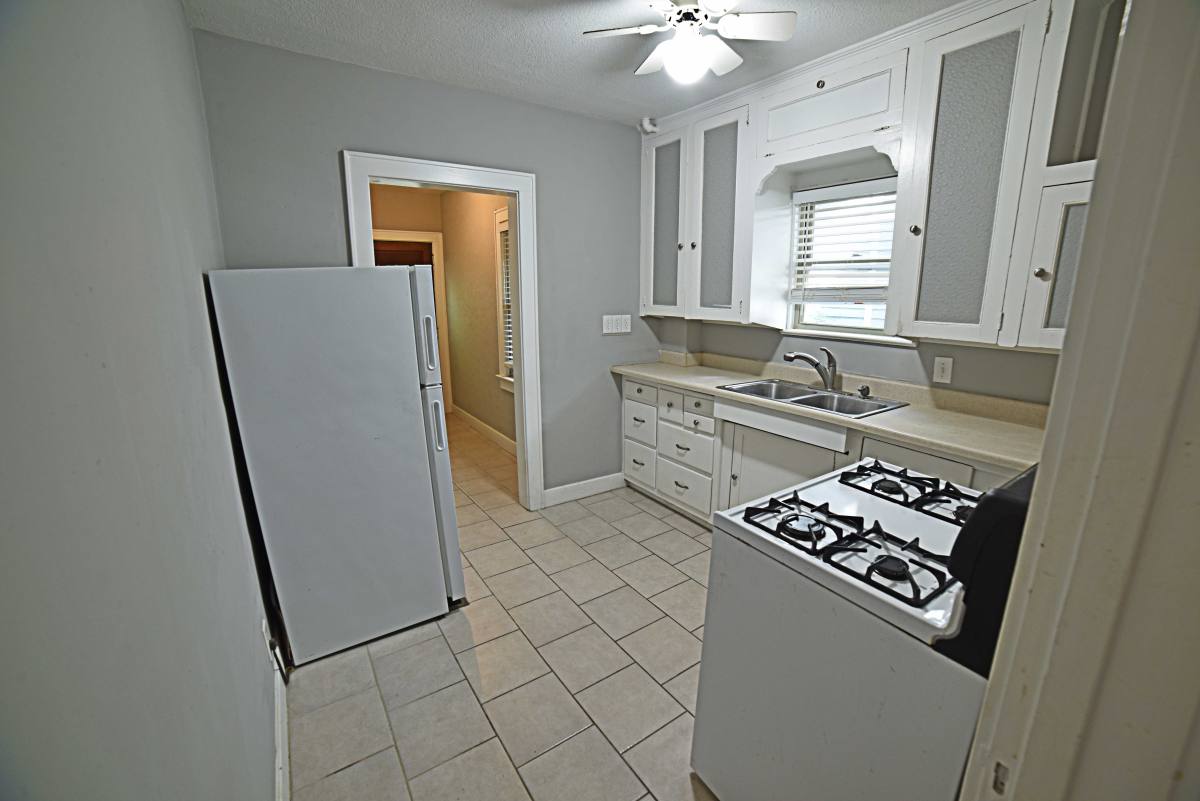 Townhouse for rent at 3916 Campbell St, Kansas City, MO 64110