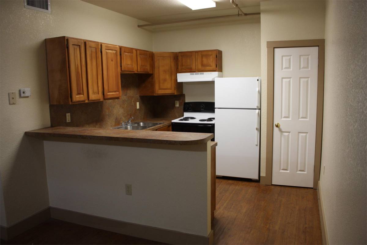 Apartment for rent at Retama Vista, 425 Schatzell St, Corpus Christi, TX 78401