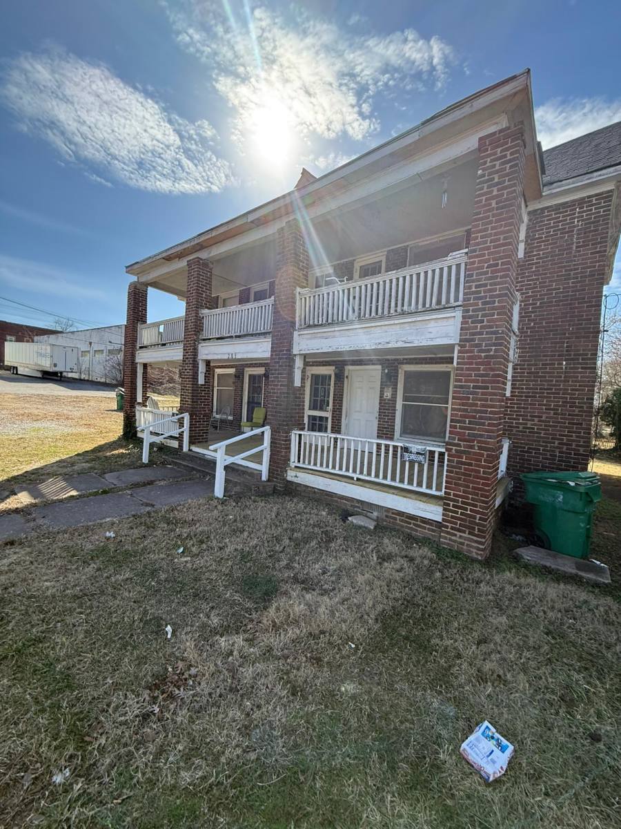 Apartment for rent at 209 Oakwood St #2, High Point, NC 27262