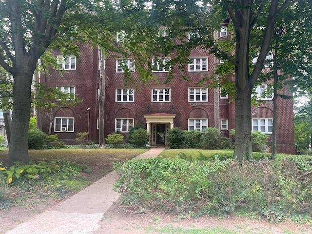 Apartment for rent at 101 Carpenter Lane, Philadelphia, PA 19119