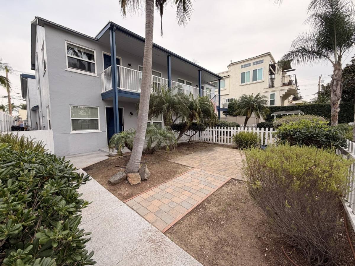 Apartment for rent at 157-163 D Avenue, 161 D Ave #1, Coronado, CA 92118