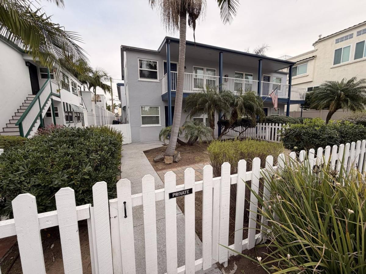 Apartment for rent at 157-163 D Avenue, 161 D Ave #1, Coronado, CA 92118